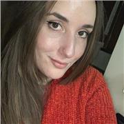 Laureanda in mediazione linguistica, offre lezioni di italiano e spagnolo